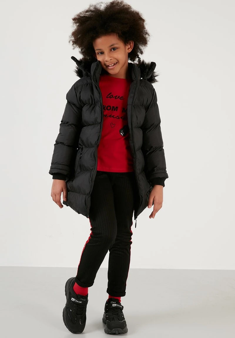 LELA Abrigo Corto - Black , Niños 1 LELA Abrigo Corto - Black , Niños