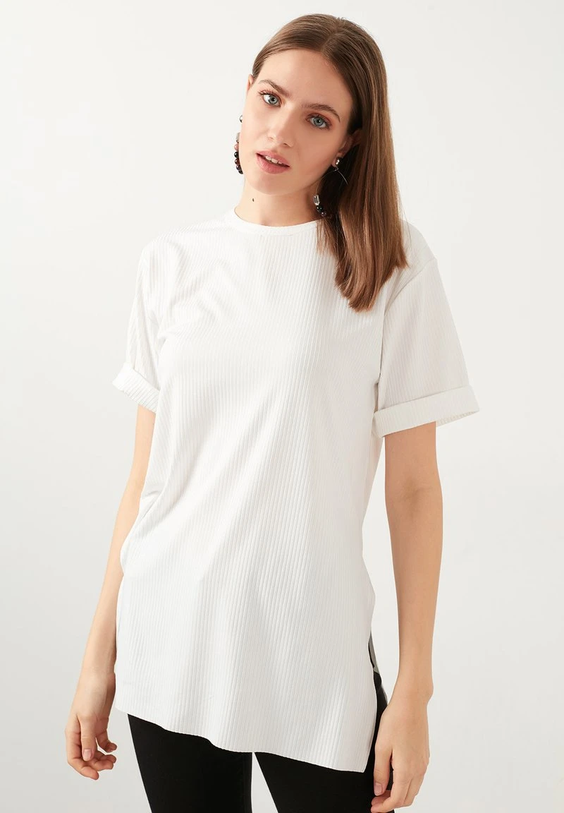 LELA OVERSIZE CREW NECK SLIT DETAILED - Blusa - Ecru , Mujer 1 LELA OVERSIZE CREW NECK SLIT DETAILED - Blusa - Ecru , Mujer
