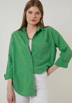 LELA Camisa - Pistachio Green , Mujer 8 LELA Camisa - Pistachio Green , Mujer -LELA Ventas 2024 06c3bbfcabc84719a02a4ebdfb6b570d