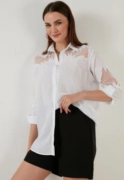 LELA REGULAR FIT - Camisa - White , Mujer -LELA Ventas 2024 0abe11deec284d1294206474821b93b1