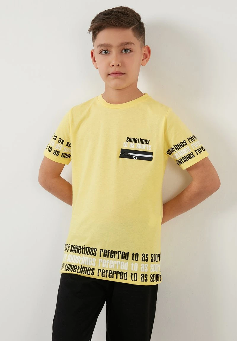 SET - Shorts - yellow LELA SET - Shorts - Yellow, Niños -LELA Ventas 2024 0c3fbddf02284dea9f3c9ae9130dee0f