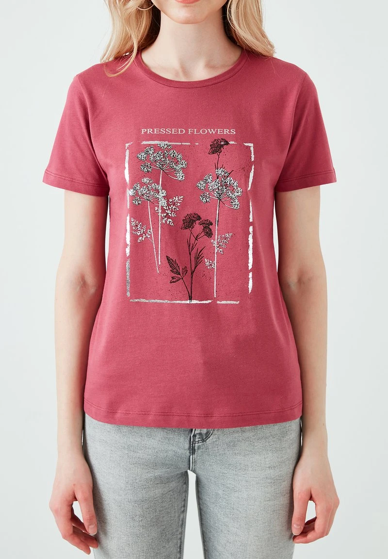 Camiseta estampada - dusty rose color LELA Camiseta Estampada - Dusty Rose Color , Mujer -LELA Ventas 2024 0d8806fd25e343bd98b57781c41171d4