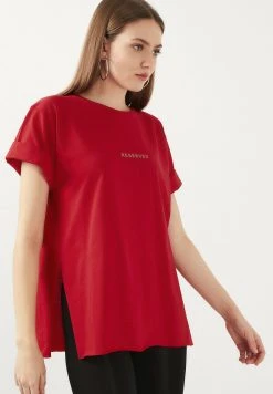 LELA Camiseta Estampada - Red, Mujer -LELA Ventas 2024 10fb51b35424498787a41e64db595d33