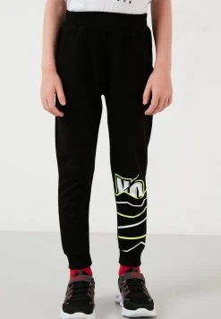 LELA SET - Chándal - Dark Green , Niños 2 LELA SET - Chándal - Dark Green , Niños -LELA Ventas 2024 18da27a1dbcd4c359631778693a22a6b