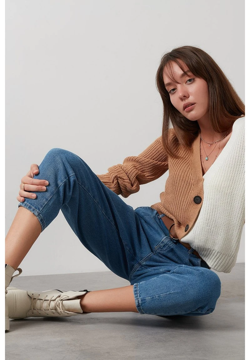 Chaqueta de punto - camel ecru LELA Chaqueta De Punto - Camel Ecru , Mujer -LELA Ventas 2024 19ac0e8231744135b4235451bb003f09