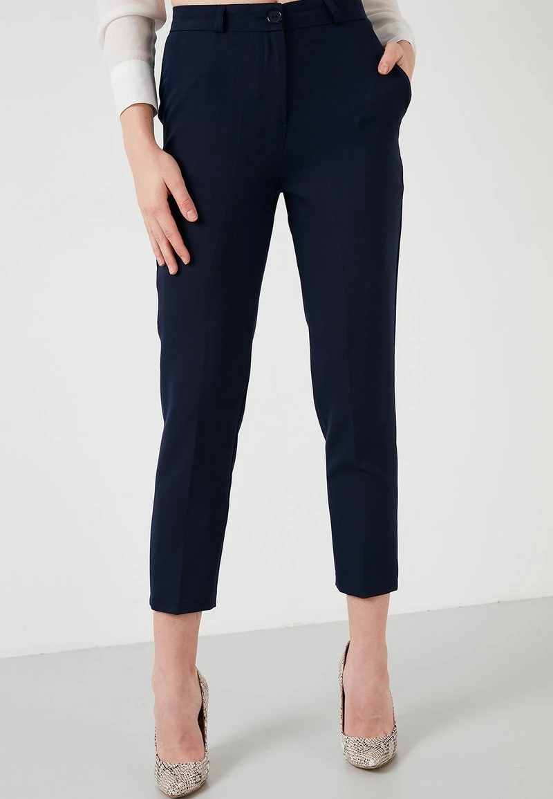 Pantalones - navy blue LELA Pantalones - Navy Blue , Mujer -LELA Ventas 2024 1b47523a4d0c448396e6a340427a5c0a