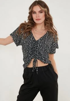 LELA Blusa - Black , Mujer 9 LELA Blusa - Black , Mujer -LELA Ventas 2024 1c3851289d2d4d2aac126f80d3ea0304