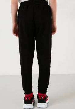 LELA Chándal - Red, Unisexo -LELA Ventas 2024 1d54fdf97c5446678a8955c329306f29