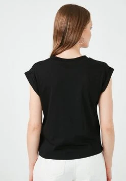 LELA Camiseta Básica - Black, Mujer 2 LELA Camiseta Básica - Black, Mujer -LELA Ventas 2024 237e76d1dac5486b872d28cb06f345f6