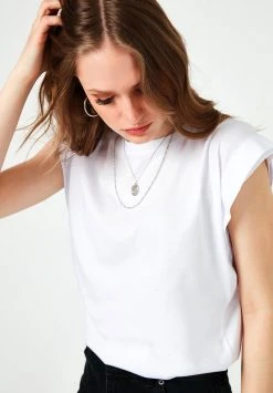 LELA Camiseta Básica - White , Mujer -LELA Ventas 2024 24e2f9269ce74ed28a87053cb3825acf
