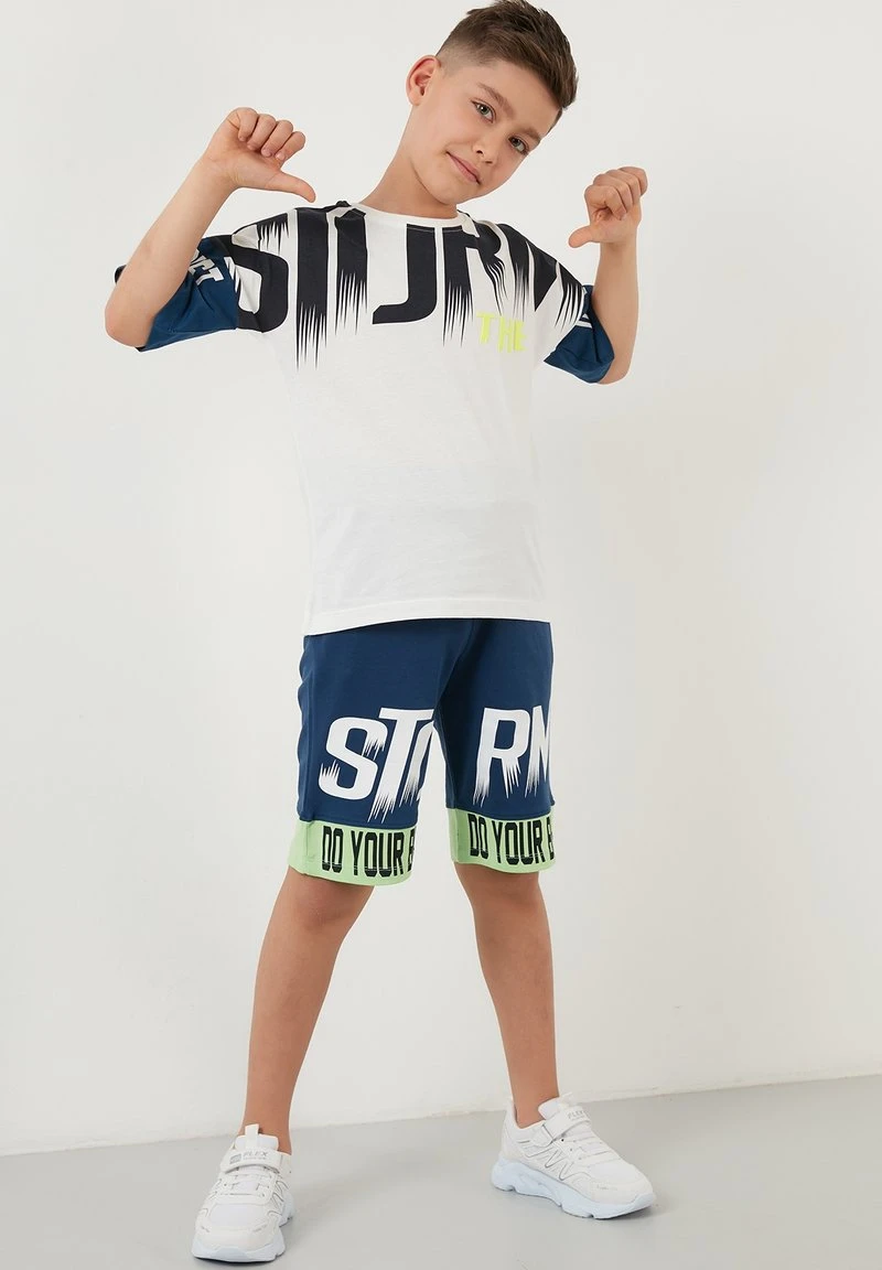 REGULAR FIT - Shorts - ecru LELA REGULAR FIT - Shorts - Ecru , Niños -LELA Ventas 2024 26d433a813274d25b3c43765ea326476