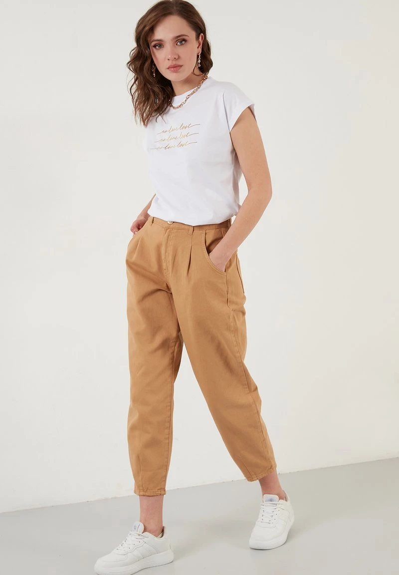 CREW NECK - Camiseta estampada - white LELA CREW NECK - Camiseta Estampada - White , Mujer -LELA Ventas 2024 26e779b146ec407bb7679edddf93ed1f