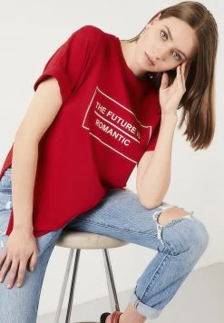 LELA OVERSIZED - Camiseta Estampada - Red , Mujer 3 LELA OVERSIZED - Camiseta Estampada - Red , Mujer -LELA Ventas 2024 27f00041051746e0965a3b58eb65687f