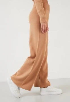 LELA SET - Jersey De Punto - Camel, Mujer -LELA Ventas 2024 2924a667b6e04a9f80658556c9691327