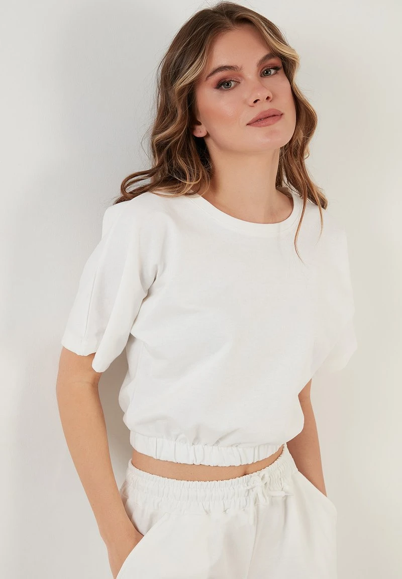 CROP - Shorts - ecru LELA CROP - Shorts - Ecru , Mujer -LELA Ventas 2024 2938ac9cdaf44213b0f393e1356e09b8