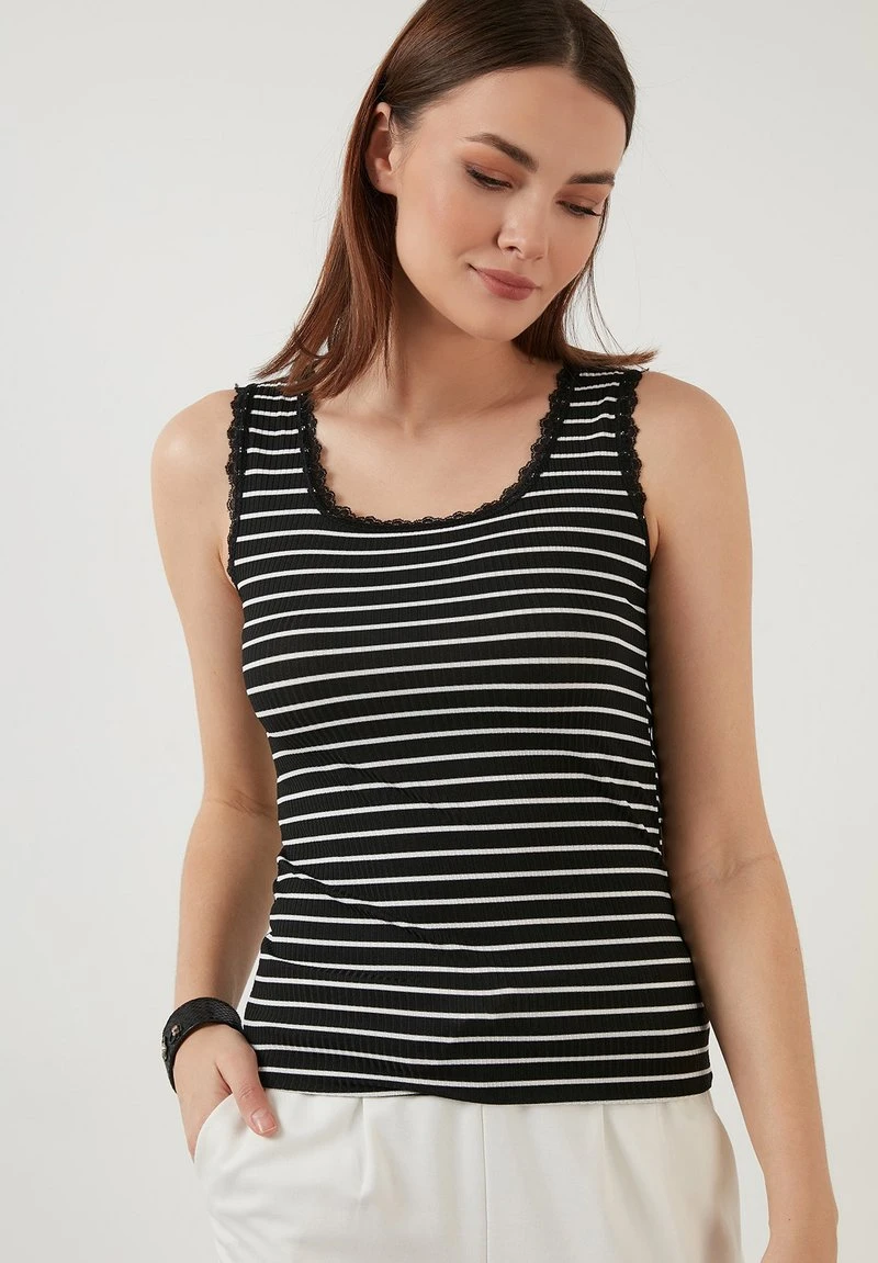 Top - black LELA Top - Black , Mujer -LELA Ventas 2024 2b97696f9bec4ffda018688e3de3052b