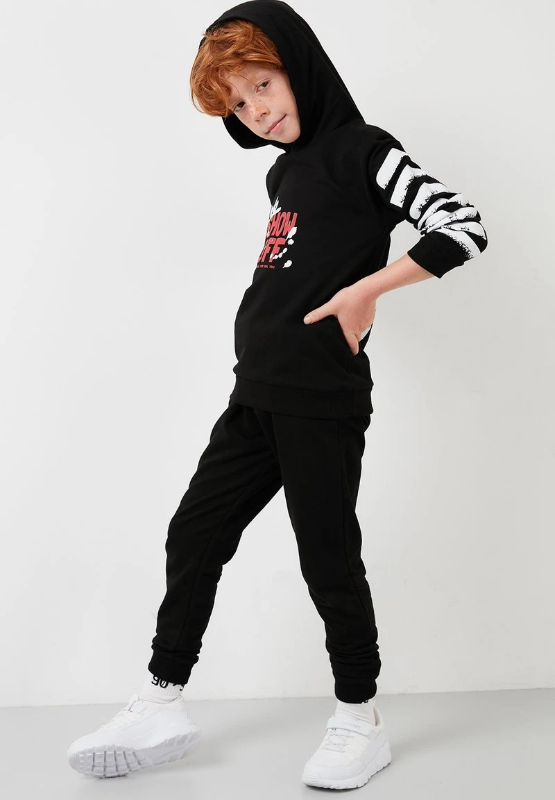 SET - Chándal - black LELA SET - Chándal - Black , Niños -LELA Ventas 2024 2e68514ae5f34433846999b51f1df2eb