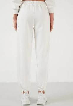 LELA Chándal - Ecru , Mujer 7 LELA Chándal - Ecru , Mujer -LELA Ventas 2024 3e3694141dbb46b69188ff660c4320b6