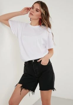 LELA Camiseta Básica - White, Mujer 5 LELA Camiseta Básica - White, Mujer -LELA Ventas 2024 3e78220c58d140159214f6e20a25f56d