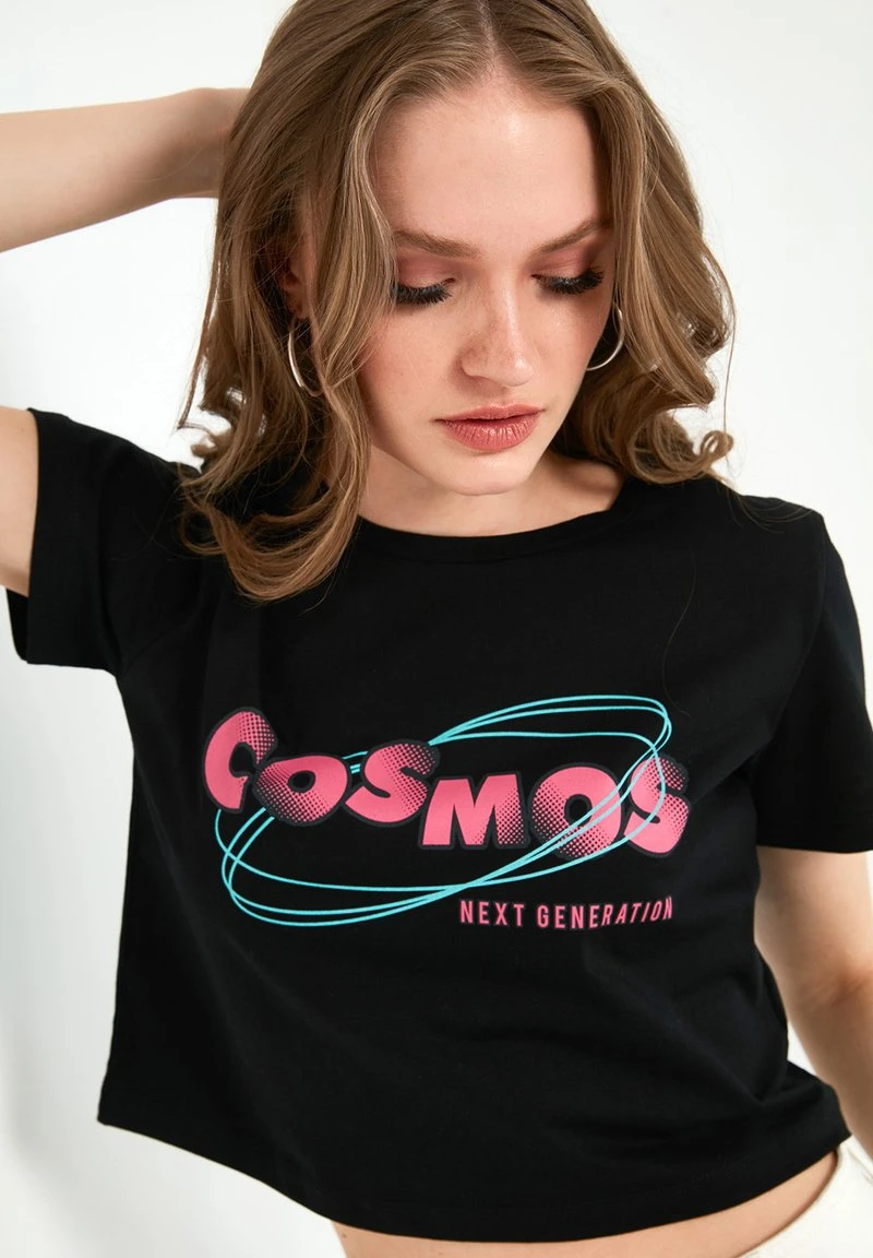 Camiseta estampada - black LELA Camiseta Estampada - Black , Mujer -LELA Ventas 2024 3f012ced277f43498b65a8a309450224