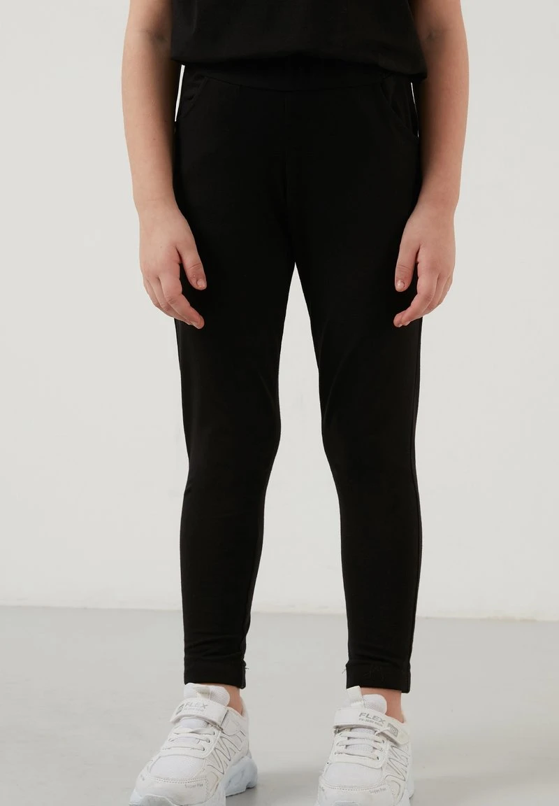 REGULAR FIT - Chándal - black LELA REGULAR FIT - Chándal - Black, Niños -LELA Ventas 2024 433d26d20a174ecc8425c4d6bcb0ed52