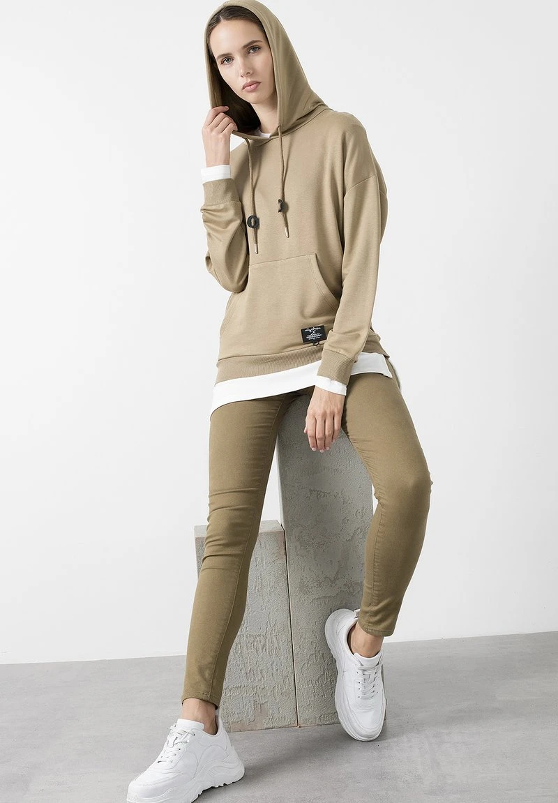 Jersey con capucha - khaki LELA Jersey Con Capucha - Khaki , Mujer -LELA Ventas 2024 44697b0e1d284e639bf121314019eff4