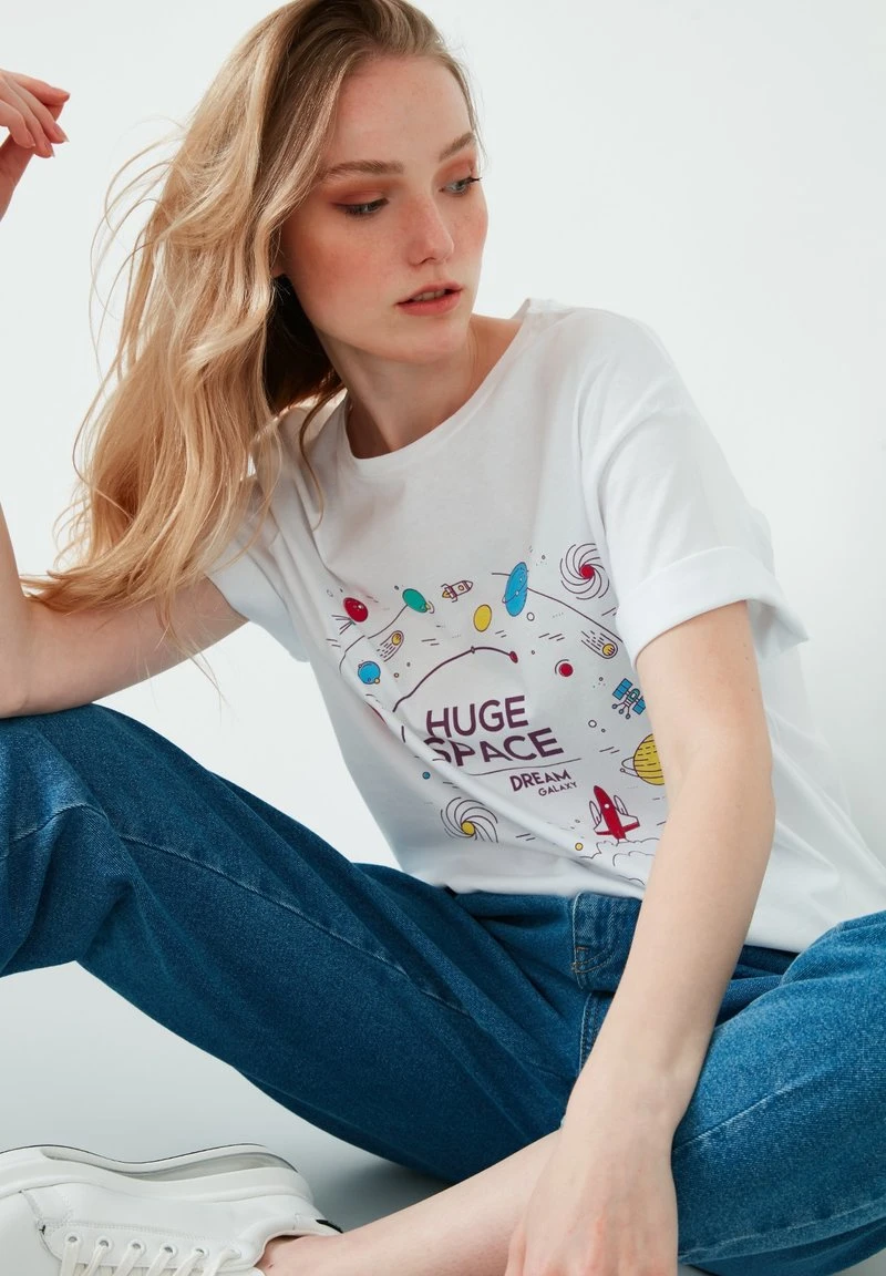 Camiseta estampada - white LELA Camiseta Estampada - White , Mujer -LELA Ventas 2024 47767f588d4f484b979275006447ff85