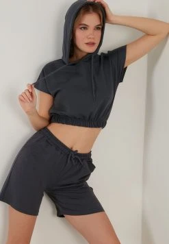 LELA SET - Shorts - Smoked Color, Mujer 3 LELA SET - Shorts - Smoked Color, Mujer -LELA Ventas 2024 498643c577424ab3953cb1642eb9a8ce