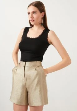 LELA SQUARE NECK LACE DETAILED ATHLETE - Top - Black , Mujer 7 LELA SQUARE NECK LACE DETAILED ATHLETE - Top - Black , Mujer -LELA Ventas 2024 498cdc424a3e4e7784f7aac3e8481d19