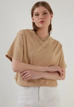 LELA Camiseta Estampada - Camel , Mujer -LELA Ventas 2024 49f116a6d2f548ffabf9f6fdb0d9974d