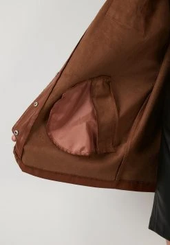 LELA Chaqueta De Cuero Sintético - Camel , Mujer -LELA Ventas 2024 4af8eaa02b5846c1932f572e502ecd22