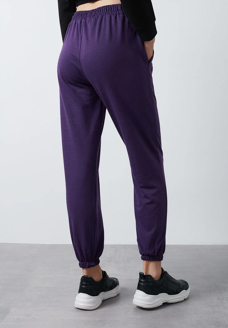 LELA Pantalones Deportivos - Purple , Mujer 4 LELA Pantalones Deportivos - Purple , Mujer - Imagen 4