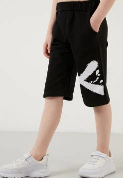 LELA REGULAR FIT T-SHIRT AND SHORTS - Shorts - Red, Niños -LELA Ventas 2024 4e3d7b7a6300420aabcdfa06cc2ee150