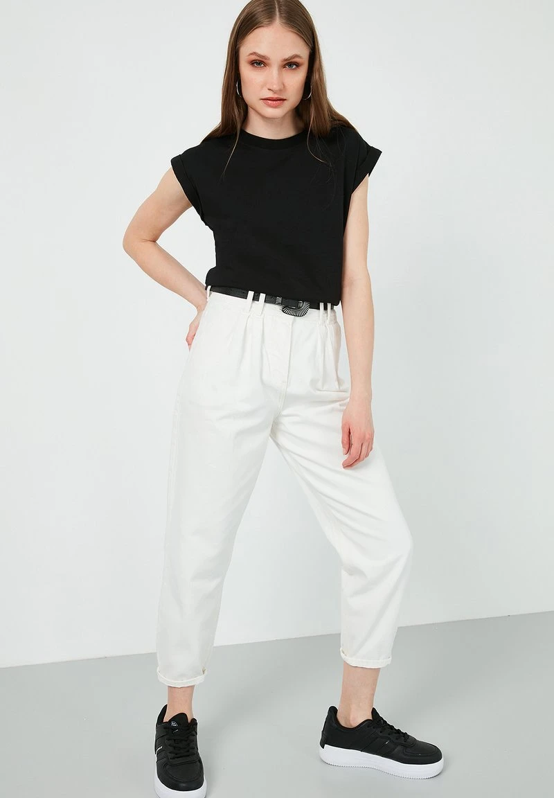 Camiseta básica - black LELA Camiseta Básica - Black, Mujer -LELA Ventas 2024 50acebe28ed142b587bbf4d3a088276b