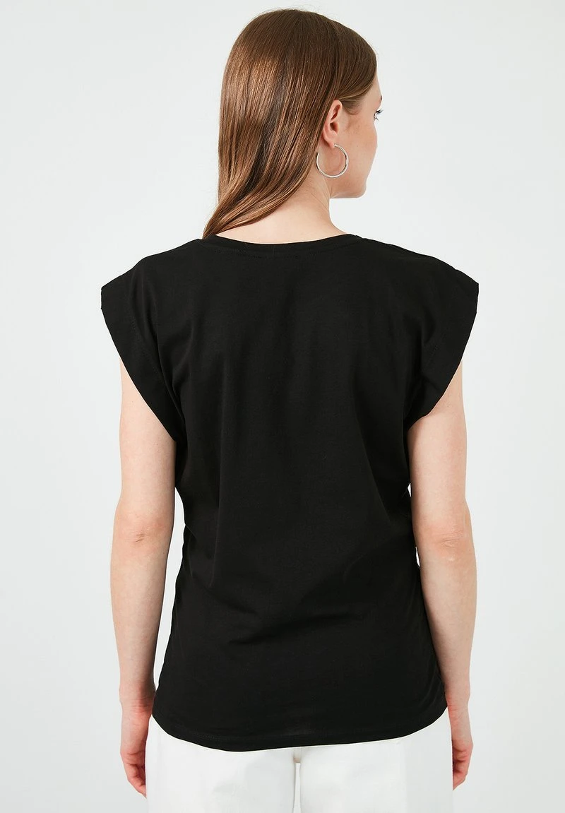 Camiseta básica - black LELA Camiseta Básica - Black , Mujer -LELA Ventas 2024 5350d2ef486f424fbd1a82e16e27b4fb