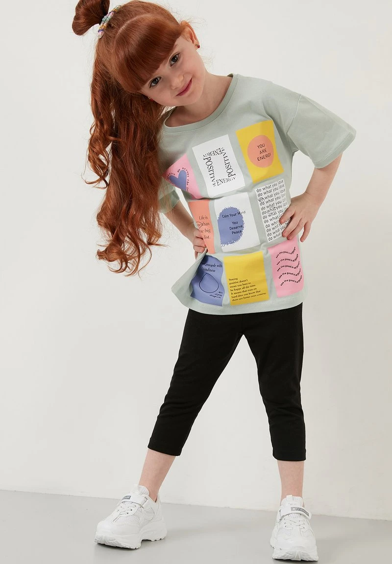 REGULAR FIT T-SHIRT AND LEGGINGS - Leggings - green LELA REGULAR FIT T-SHIRT AND LEGGINGS - Leggings - Green , Niños -LELA Ventas 2024 5d2b6fc275bb4c10978b72e79e1cdc93