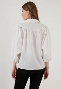 LELA Camisa - Ecru , Mujer -LELA Ventas 2024 5f72a6bfd4544a4cb55f36aa896ec900