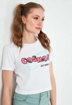 LELA Camiseta Estampada - White , Mujer 2 LELA Camiseta Estampada - White , Mujer -LELA Ventas 2024 634504a8f1974b7e90122c39e16a7080