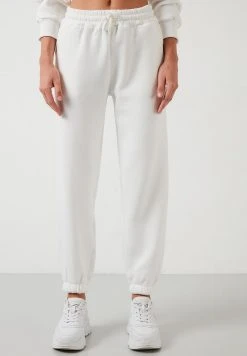 LELA Chándal - Ecru , Mujer 6 LELA Chándal - Ecru , Mujer -LELA Ventas 2024 65ca62aca87740f9aa7018b38836d34d