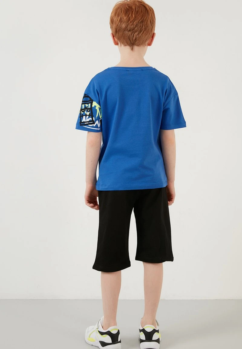 LELA REGULAR FIT T-SHIRT AND SHORTS - Shorts - Blue , Niños 4 LELA REGULAR FIT T-SHIRT AND SHORTS - Shorts - Blue , Niños - Imagen 4