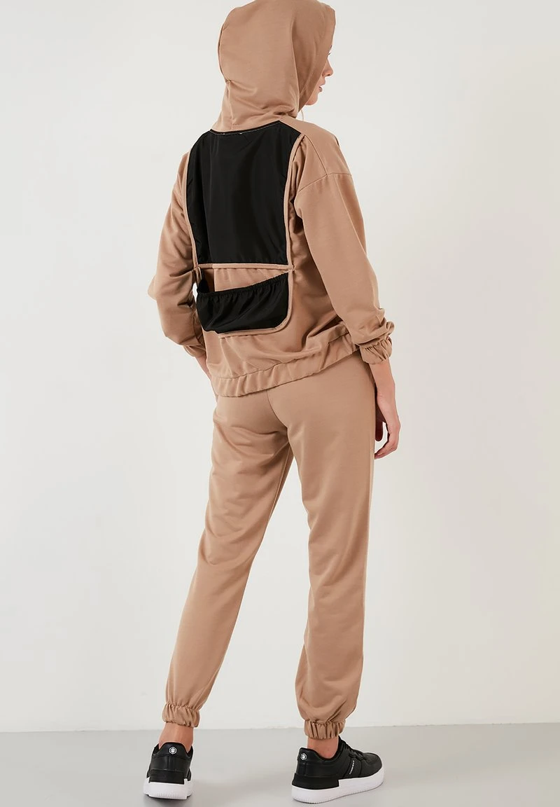 LELA - Chándal - mink color LELA - Chándal - Mink Color , Mujer -LELA Ventas 2024 6f5a2ef29e994956b121cab5ac3de611