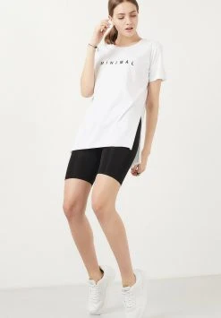 LELA Camiseta Estampada - White , Mujer 3 LELA Camiseta Estampada - White , Mujer -LELA Ventas 2024 77937f6f59964695bf84eb856e378ca2