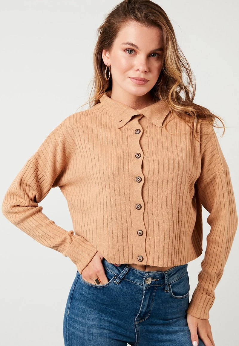 HIGH COLLAR - Chaqueta de punto - camel LELA HIGH COLLAR - Chaqueta De Punto - Camel , Mujer -LELA Ventas 2024 7a41ce20123a4778884128739d202718