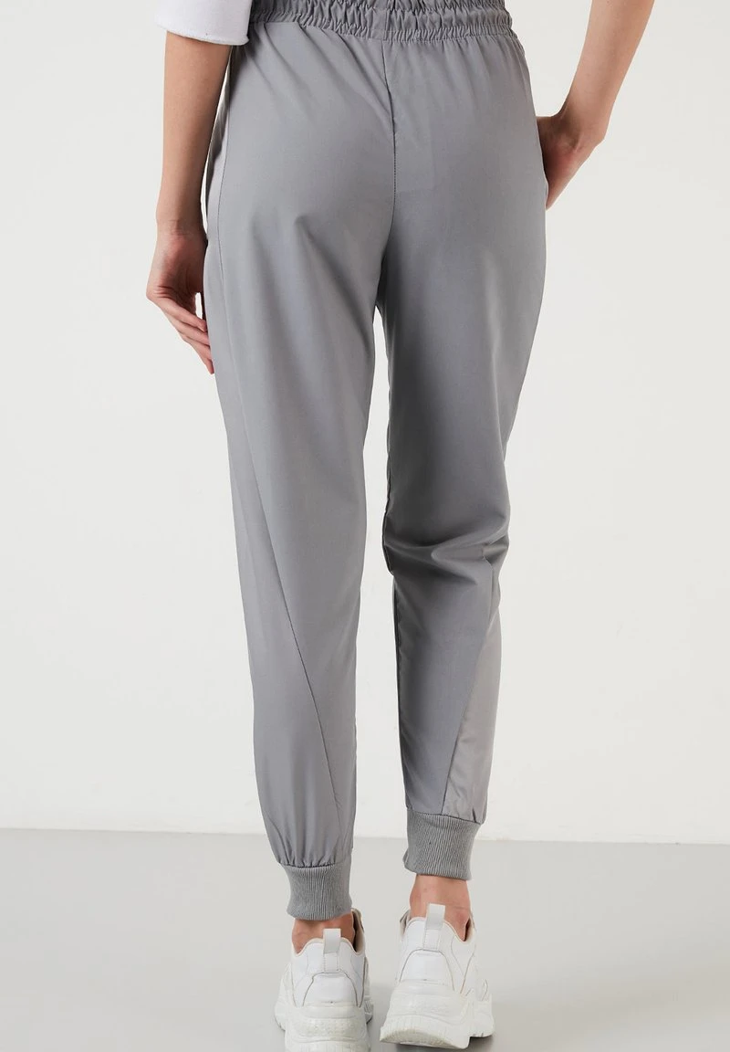 Pantalones deportivos - grey LELA Pantalones Deportivos - Grey , Mujer -LELA Ventas 2024 7de2a03e561e4da9a2945388b96cd712