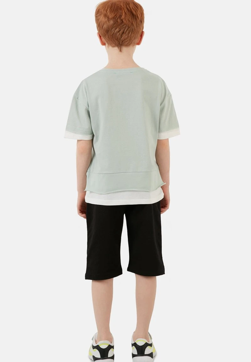 REGULAR FIT T-SHIRT AND SHORTS - Shorts - green LELA REGULAR FIT T-SHIRT AND SHORTS - Shorts - Green , Niños -LELA Ventas 2024 7e2e20622759447e98903324ae997105