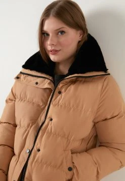 LELA HIGH COLLAR INFLATABLE - Chaqueta De Invierno - Camel , Mujer 3 LELA HIGH COLLAR INFLATABLE - Chaqueta De Invierno - Camel , Mujer -LELA Ventas 2024 7e50bc1df67c46158143dd1945ab2f64
