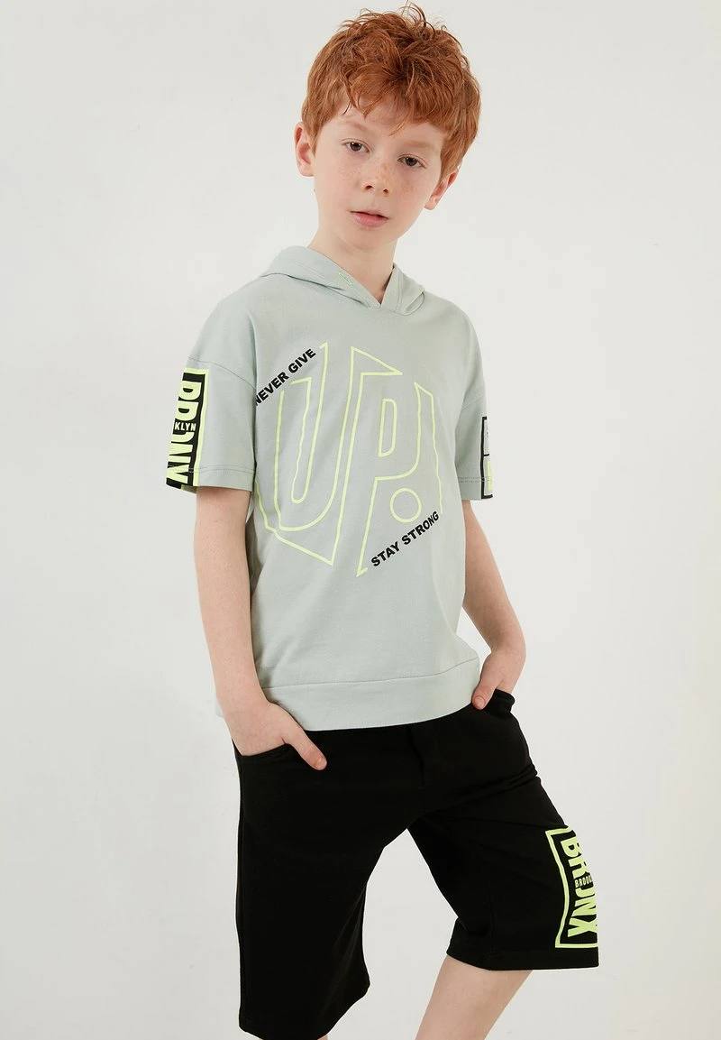 REGULAR FIT T-SHIRT AND SHORTS - Shorts - green LELA REGULAR FIT T-SHIRT AND SHORTS - Shorts - Green , Niños -LELA Ventas 2024 8281790badbb427b9d042634c7594c1d