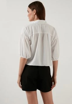 LELA LOOSE FIT - Camisa - Ecru , Mujer 7 LELA LOOSE FIT - Camisa - Ecru , Mujer -LELA Ventas 2024 834034d8c6b24a46a8fb542727bf27fd