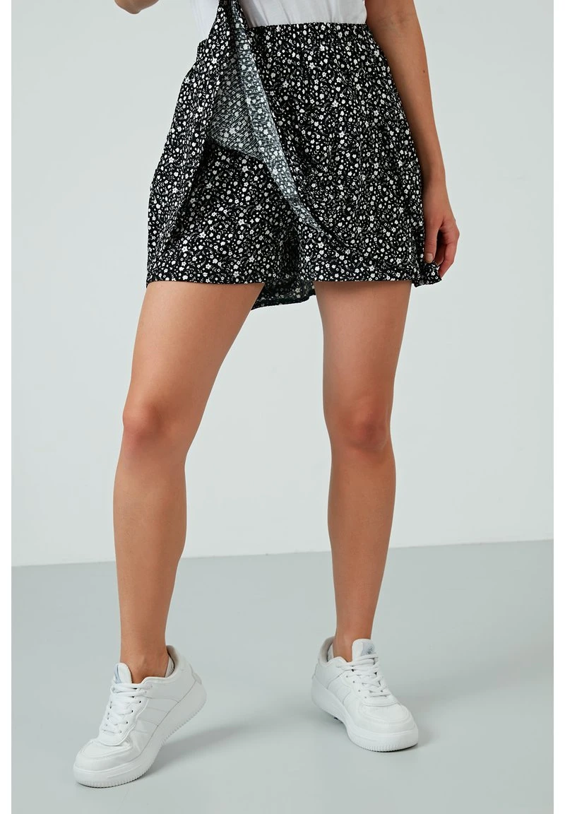 FLOWERED - Falda acampanada - black-white LELA FLOWERED - Falda Acampanada - Black-white, Mujer -LELA Ventas 2024 8440f314f06145eba4e8992e8239b992