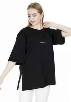 LELA Camiseta Estampada - Black , Mujer 3 LELA Camiseta Estampada - Black , Mujer -LELA Ventas 2024 85d01be3301b4f79b17fab3708ed35c1